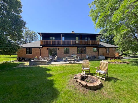 Tiny photo for 5 Bruce Circle N, Hawthorn Woods, IL 60047 (MLS # 12720955)