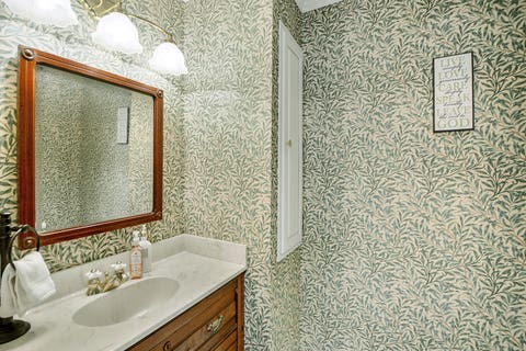 Tiny photo for 5 Bruce Circle N, Hawthorn Woods, IL 60047 (MLS # 12720955)