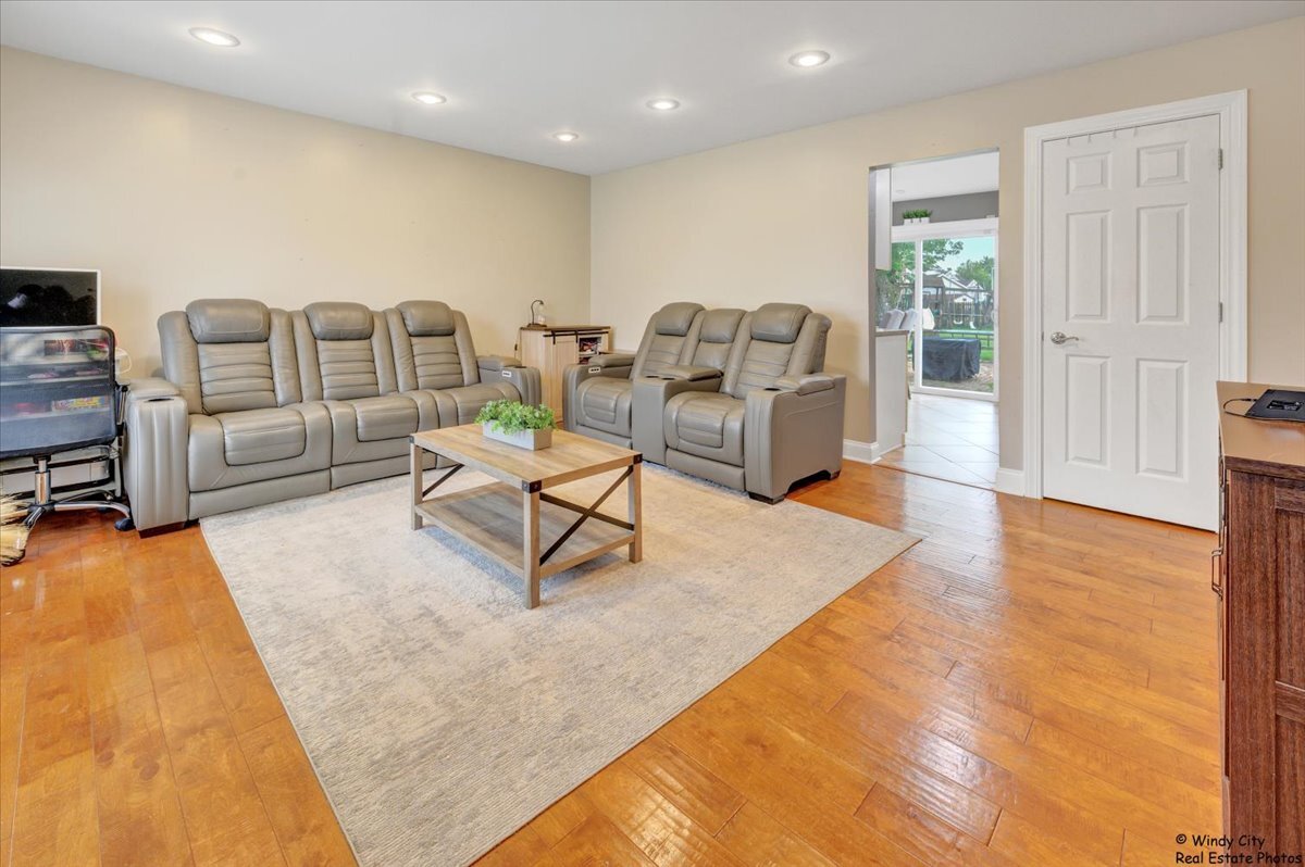8246 N Applewood Court