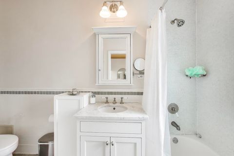 Tiny photo for 480 Sheridan Road #3, Evanston, IL 60202 (MLS # 12572713)