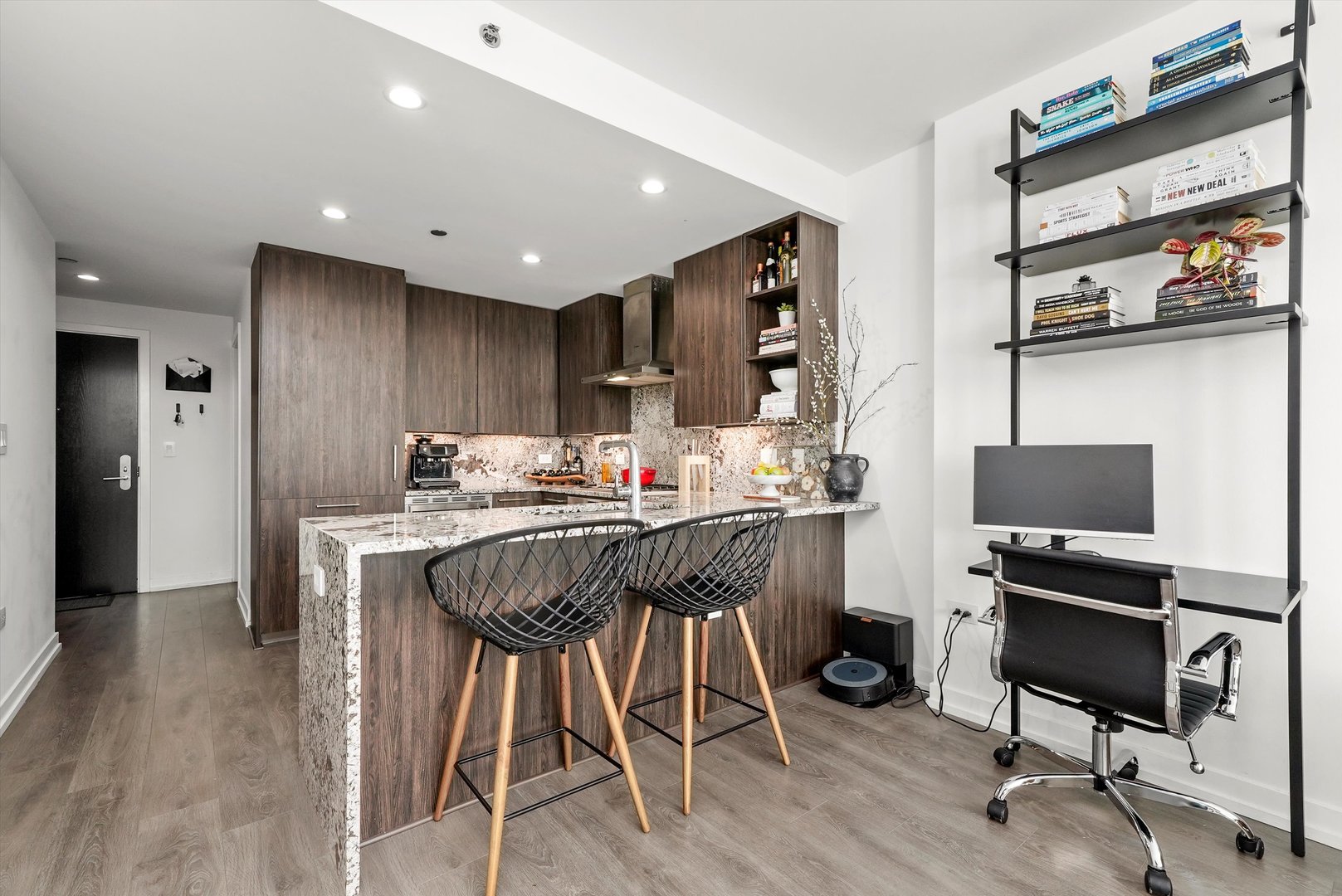 750 N Hudson Avenue 1004