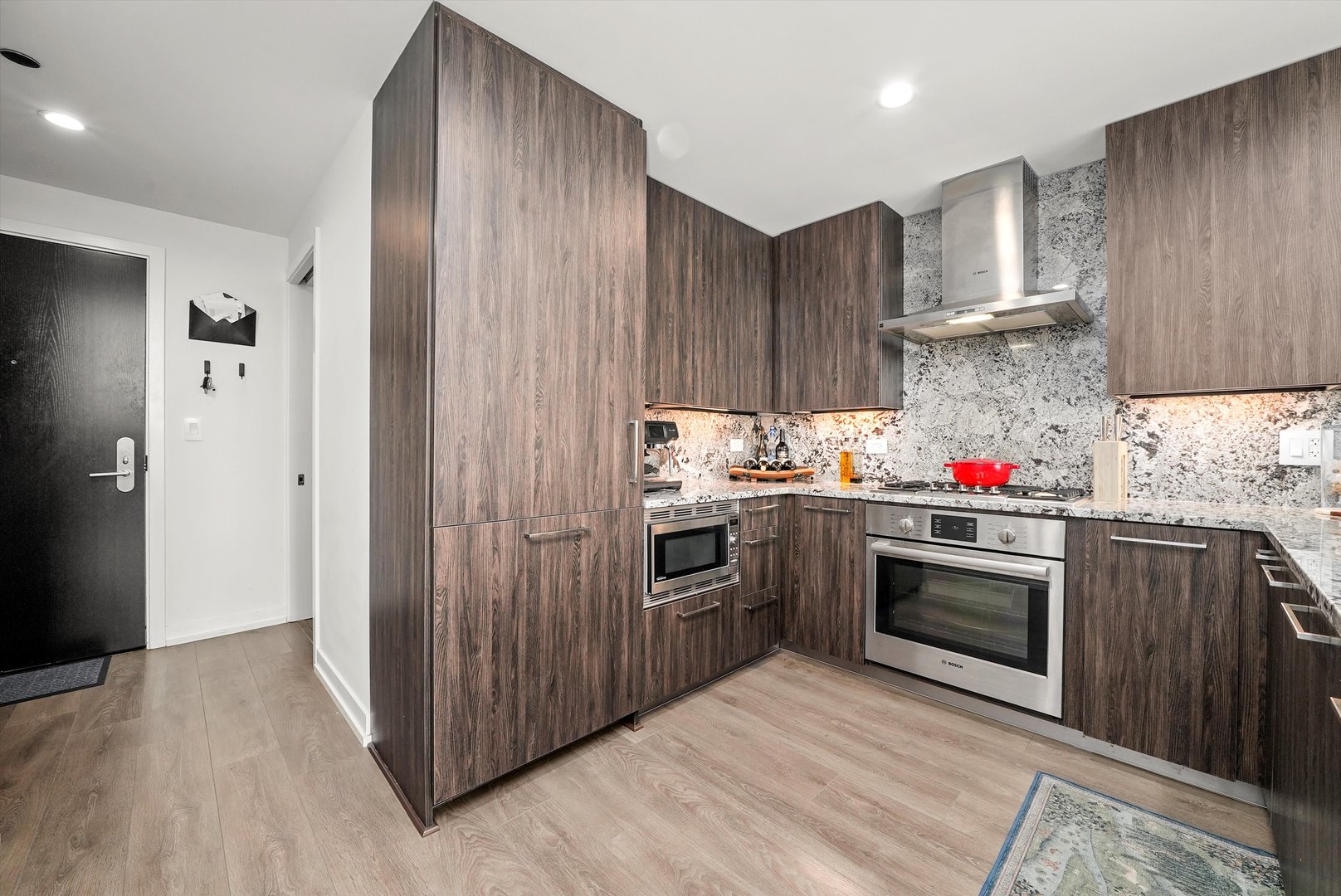 750 N Hudson Avenue 1004