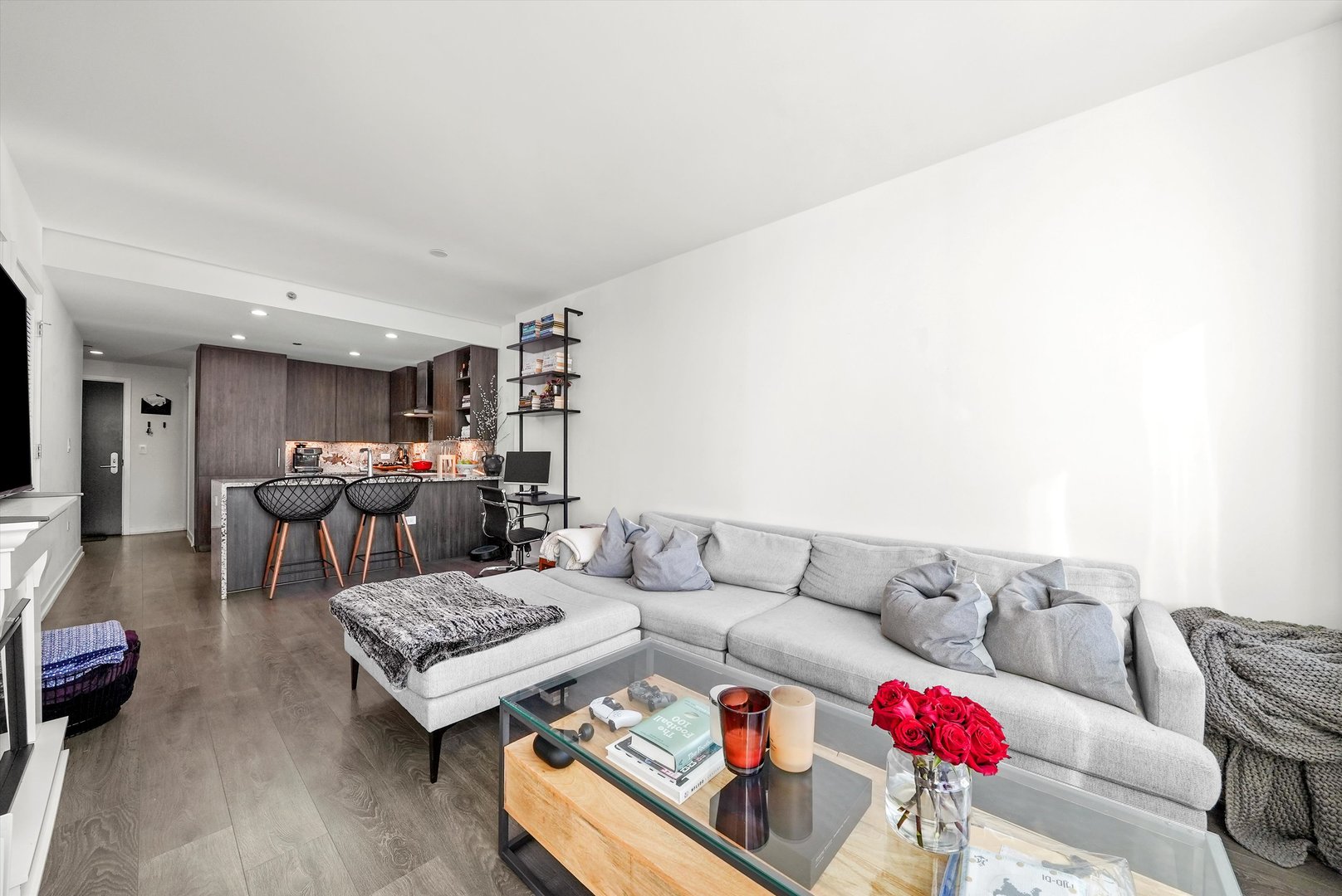 750 N Hudson Avenue 1004