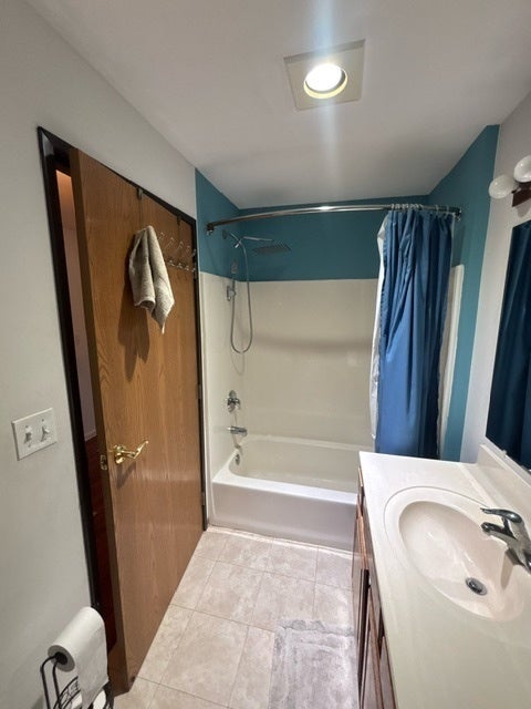 Tiny photo for 3370 W Brooke Avenue #218, Waukegan, IL 60087 (MLS # 12626851)