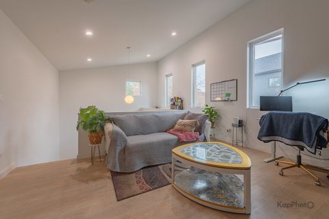 Tiny photo for 2828 W Wilcox Street, Chicago, IL 60612 (MLS # 12525431)