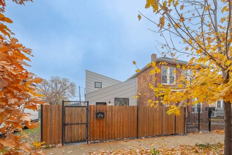 Tiny photo for 2828 W Wilcox Street, Chicago, IL 60612 (MLS # 12525431)