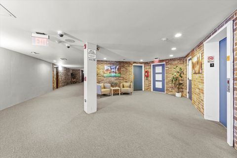 Tiny photo for 7100 W 95th Street #312, Oak Lawn, IL 60453 (MLS # 12513751)