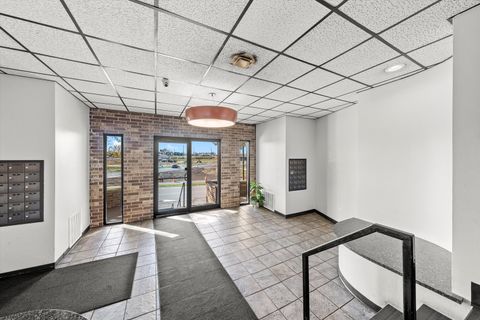 Tiny photo for 7100 W 95th Street #312, Oak Lawn, IL 60453 (MLS # 12513751)