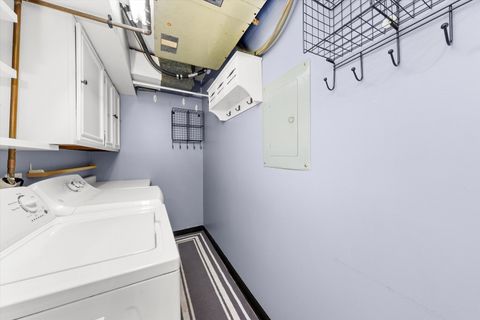 Tiny photo for 7100 W 95th Street #312, Oak Lawn, IL 60453 (MLS # 12513751)