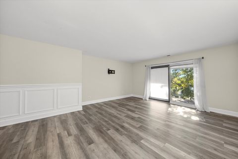 Tiny photo for 7100 W 95th Street #312, Oak Lawn, IL 60453 (MLS # 12513751)