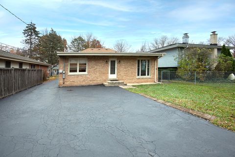 Tiny photo for 136 S Wisconsin Avenue, Villa Park, IL 60181 (MLS # 12522038)