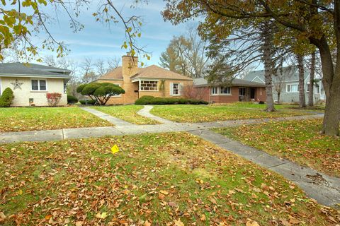 Tiny photo for 136 S Wisconsin Avenue, Villa Park, IL 60181 (MLS # 12522038)