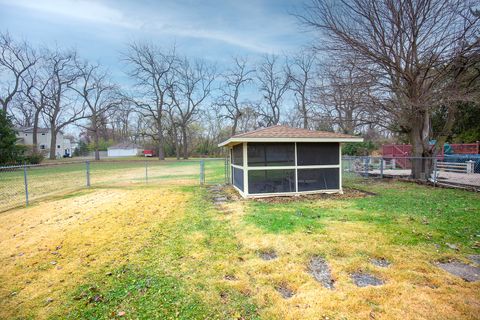 Tiny photo for 136 S Wisconsin Avenue, Villa Park, IL 60181 (MLS # 12522038)