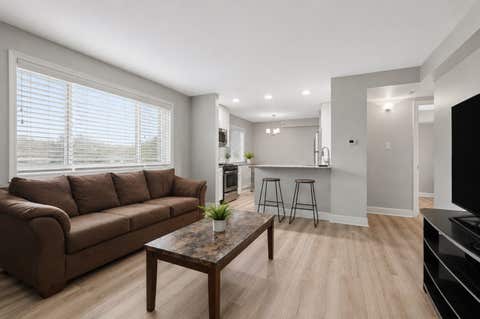Tiny photo for 17204 71st Avenue #4, Tinley Park, IL 60477 (MLS # 12729675)