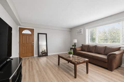 Tiny photo for 17204 71st Avenue #4, Tinley Park, IL 60477 (MLS # 12729675)