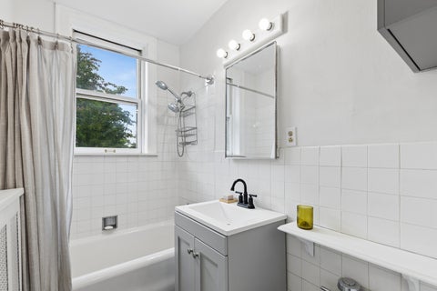 Tiny photo for 1210 Central Street #3N, Evanston, IL 60201 (MLS # 12666309)