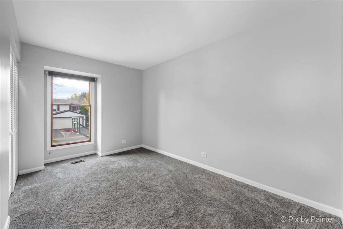 Roselle, Illinois 60172, United States, 3 Bedrooms Bedrooms, ,2 BathroomsBathrooms,Residential,Active,239133