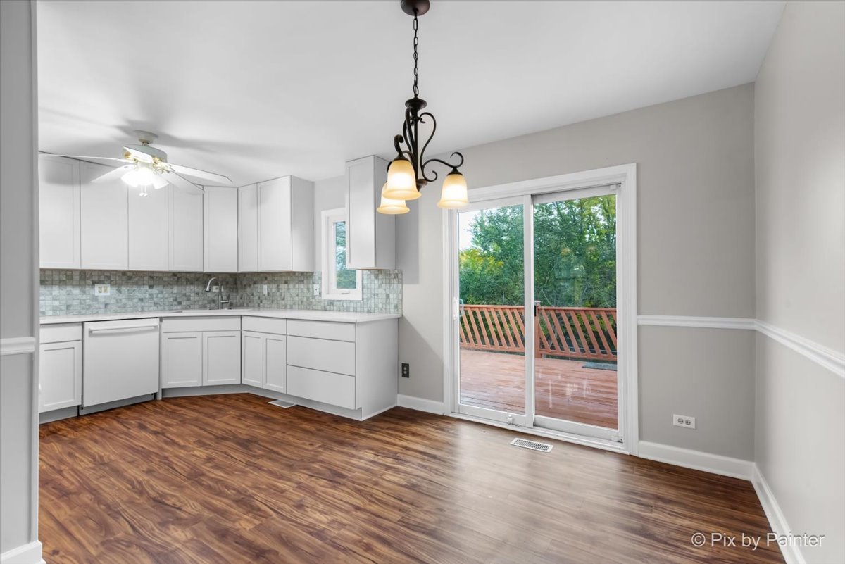 Roselle, Illinois 60172, United States, 3 Bedrooms Bedrooms, ,2 BathroomsBathrooms,Residential,Active,239133