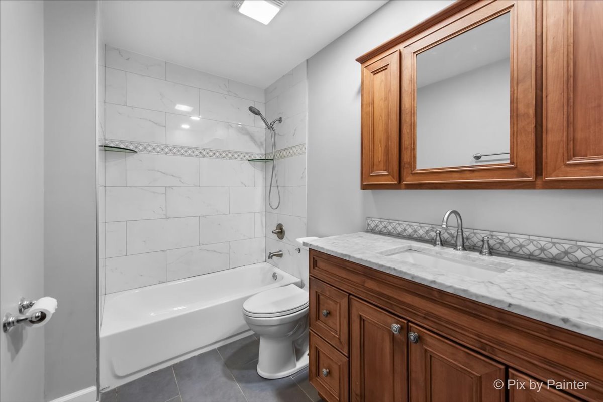 Roselle, Illinois 60172, United States, 3 Bedrooms Bedrooms, ,2 BathroomsBathrooms,Residential,Active,239133