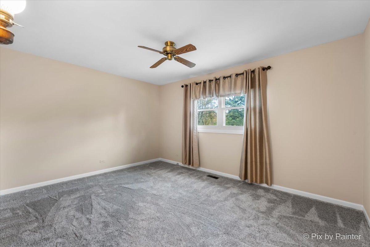 Roselle, Illinois 60172, United States, 3 Bedrooms Bedrooms, ,2 BathroomsBathrooms,Residential,Active,239133