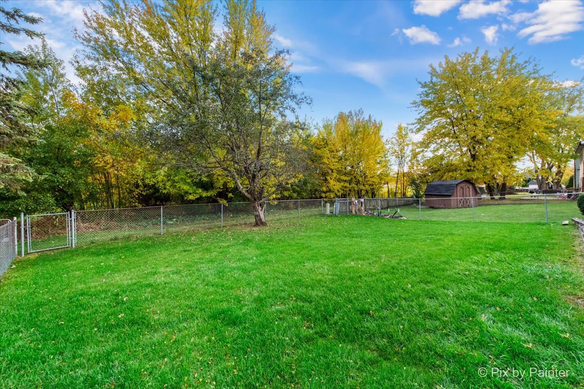 Roselle, Illinois 60172, United States, 3 Bedrooms Bedrooms, ,2 BathroomsBathrooms,Residential,Active,239133