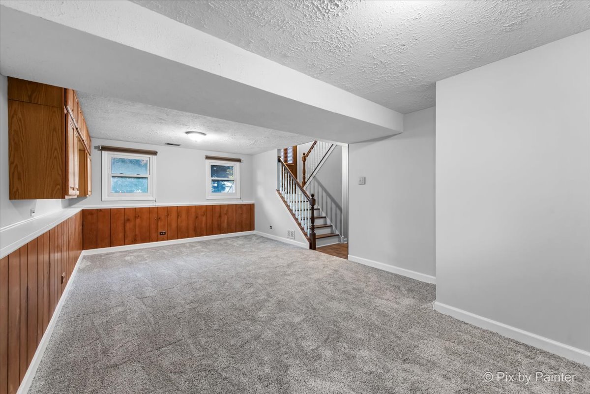 Roselle, Illinois 60172, United States, 3 Bedrooms Bedrooms, ,2 BathroomsBathrooms,Residential,Active,239133