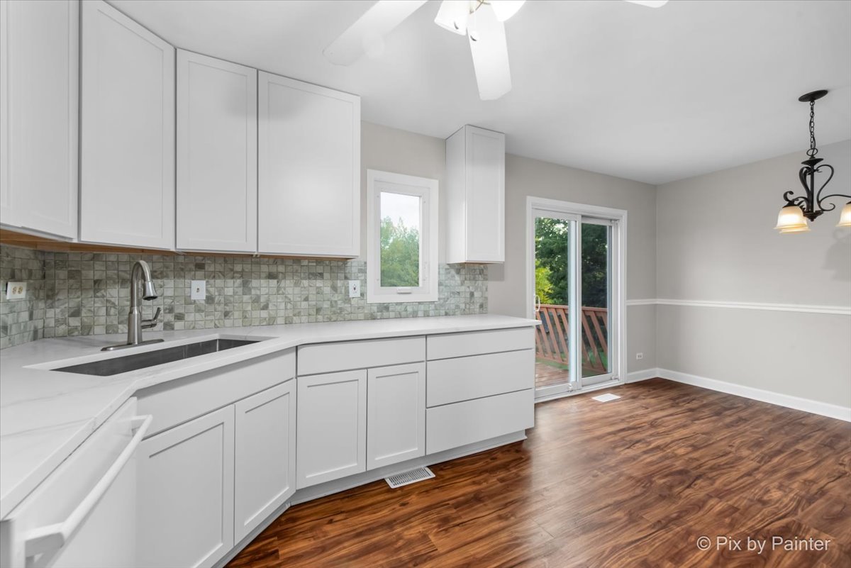 Roselle, Illinois 60172, United States, 3 Bedrooms Bedrooms, ,2 BathroomsBathrooms,Residential,Active,239133