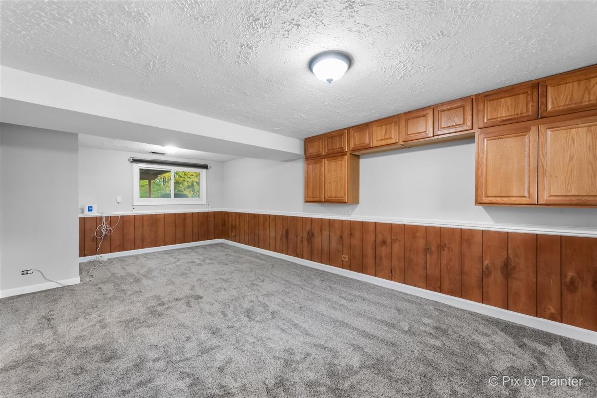 Roselle, Illinois 60172, United States, 3 Bedrooms Bedrooms, ,2 BathroomsBathrooms,Residential,Active,239133