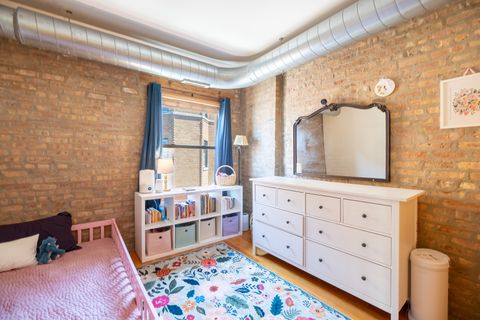 Tiny photo for 1231 W Greenleaf Avenue #2, Chicago, IL 60626 (MLS # 12623386)