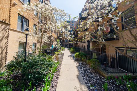 Tiny photo for 1231 W Greenleaf Avenue #2, Chicago, IL 60626 (MLS # 12623386)