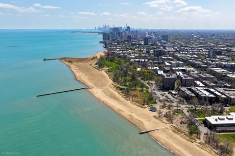 Tiny photo for 1231 W Greenleaf Avenue #2, Chicago, IL 60626 (MLS # 12623386)