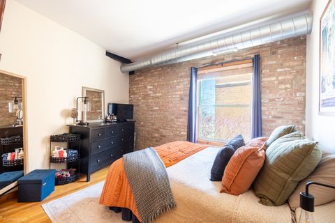Tiny photo for 1231 W Greenleaf Avenue #2, Chicago, IL 60626 (MLS # 12623386)