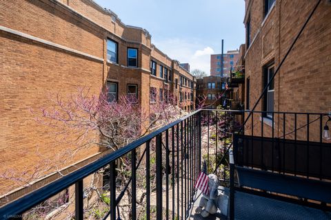 Tiny photo for 1231 W Greenleaf Avenue #2, Chicago, IL 60626 (MLS # 12623386)