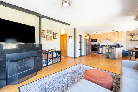 Tiny photo for 1231 W Greenleaf Avenue #2, Chicago, IL 60626 (MLS # 12623386)