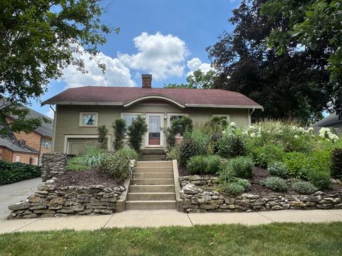 Photo of 909 W Union Street, Champaign, IL 61821 (MLS # 12396353)
