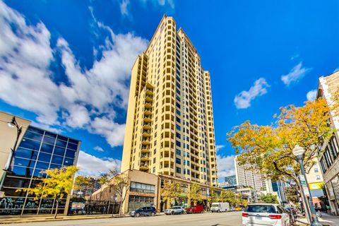 Photo of 1464 S MICHIGAN Avenue #1009, Chicago, IL 60605 (MLS # 12574432)