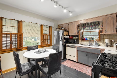 Tiny photo for 7030 N Ionia Avenue, Chicago, IL 60646 (MLS # 12703847)