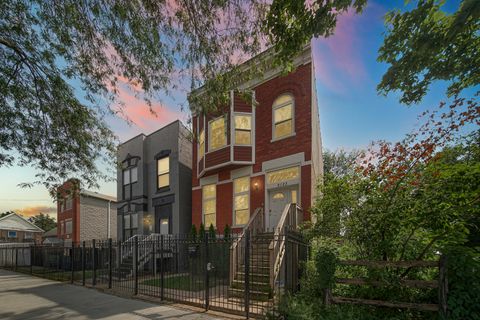 Photo of 2123 W Adams Street, Chicago, IL 60612 (MLS # 12447878)