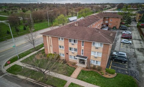Tiny photo for 11036 S Kenneth Avenue #1, Oak Lawn, IL 60453 (MLS # 12623087)