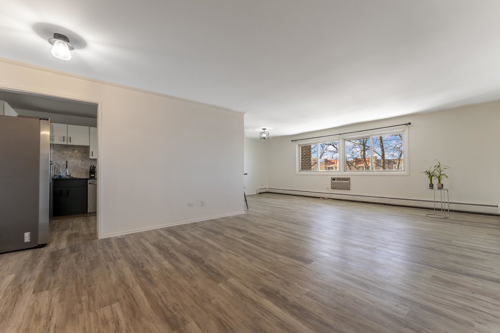 10015 Beverly Drive 404