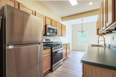 Tiny photo for 2306 Reflections Drive, Aurora, IL 60502 (MLS # 12507367)