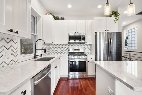 Tiny photo for 1251 N Bosworth Avenue #3, Chicago, IL 60642 (MLS # 12554766)