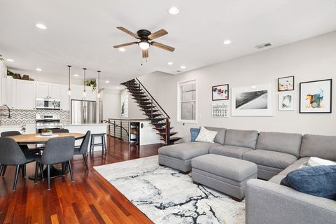 Tiny photo for 1251 N Bosworth Avenue #3, Chicago, IL 60642 (MLS # 12554766)