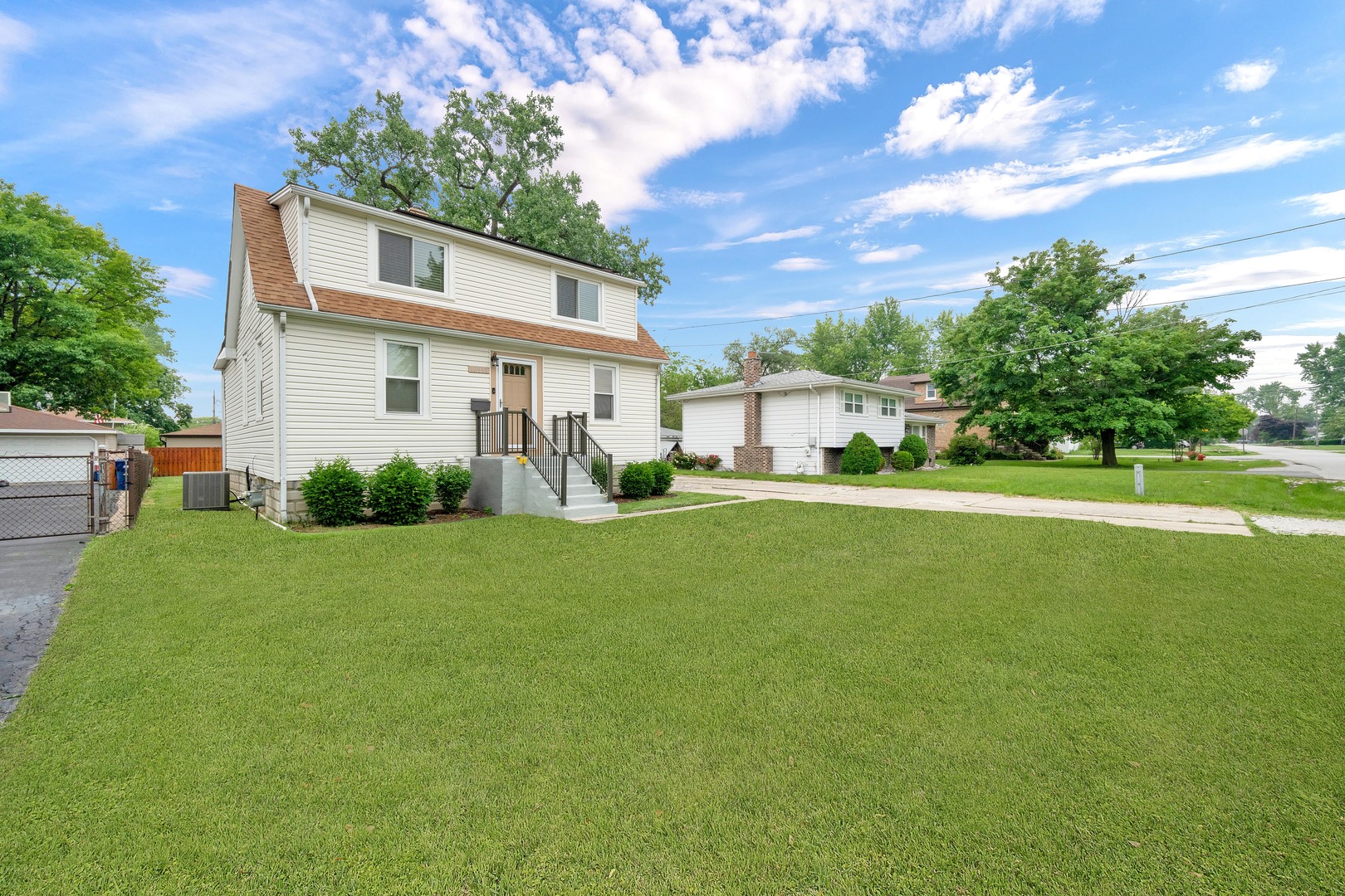 10910 S Natchez Avenue