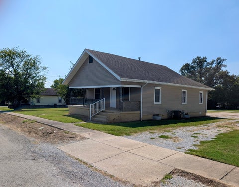 Tiny photo for 1417 S Ledford Street, Harrisburg, IL 62946 (MLS # 12762937)