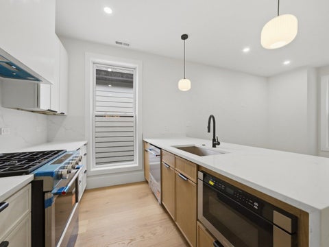 Tiny photo for 3644 W Cornelia Avenue #2, Chicago, IL 60618 (MLS # 12597150)