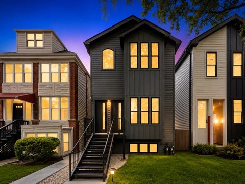 Photo of 3644 W Cornelia Avenue #2, Chicago, IL 60618 (MLS # 12597150)