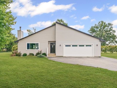 Photo of 1707 W Old Church Road, Champaign, IL 61822 (MLS # 12487445)