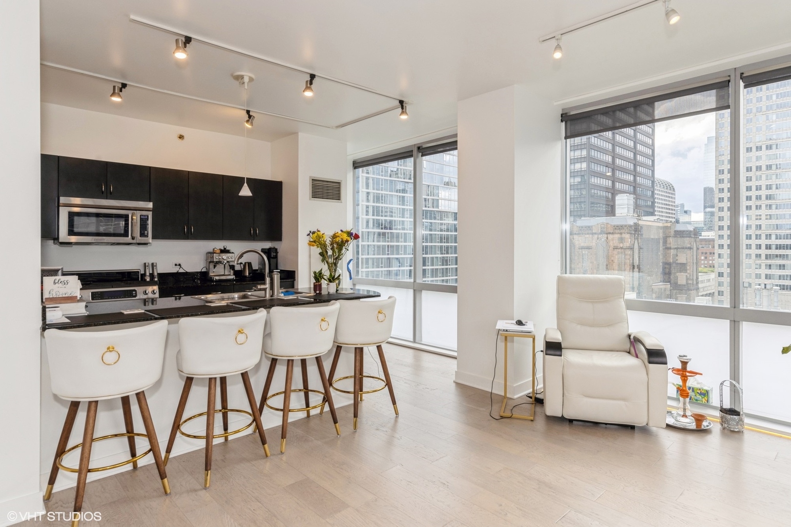 8 E Randolph Street 2005