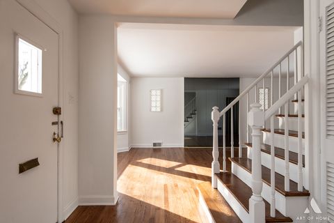 Tiny photo for 6908 N Mendota Avenue, Chicago, IL 60646 (MLS # 12556613)